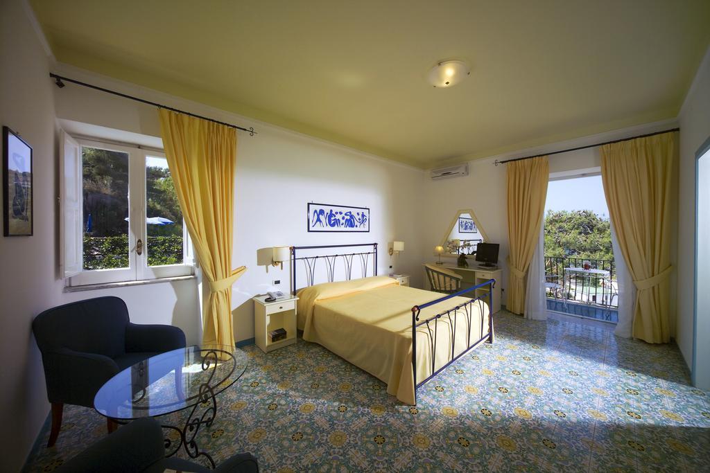 Hotel Villa Bianca Forio  Phòng bức ảnh